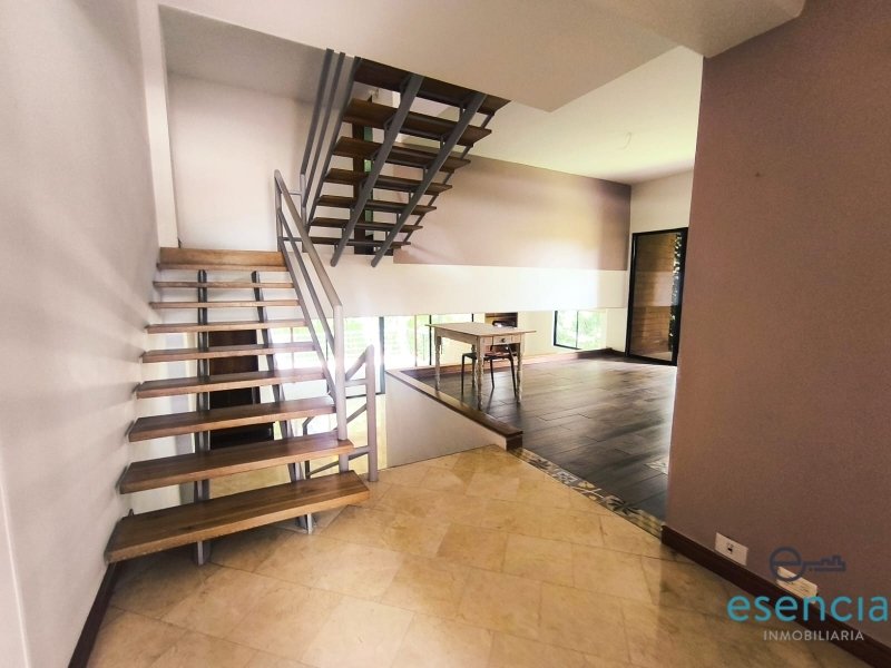Casa en arriendo en El Poblado, Medellín · foto 4 de 21