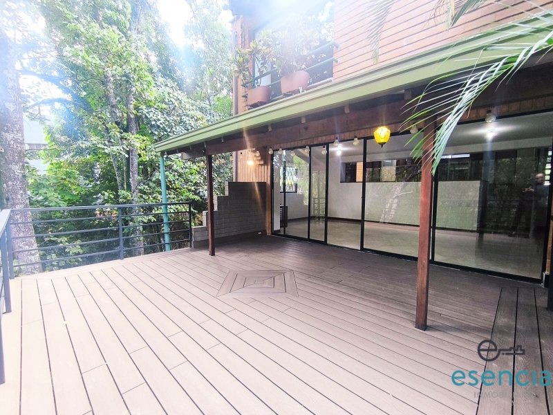 Casa en arriendo en El Poblado, Medellín · foto 5 de 21