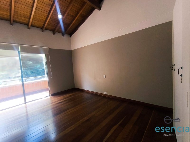 Casa en arriendo en El Poblado, Medellín · foto 10 de 21