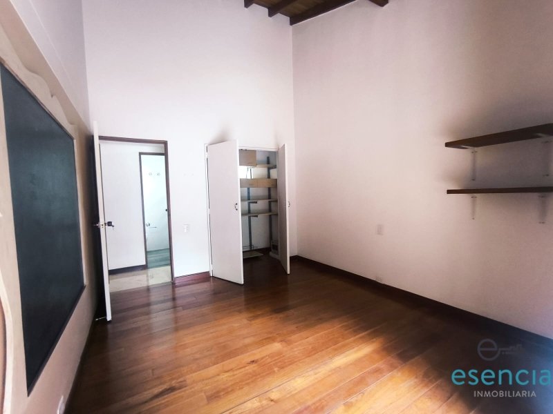 Casa en arriendo en El Poblado, Medellín · foto 11 de 21