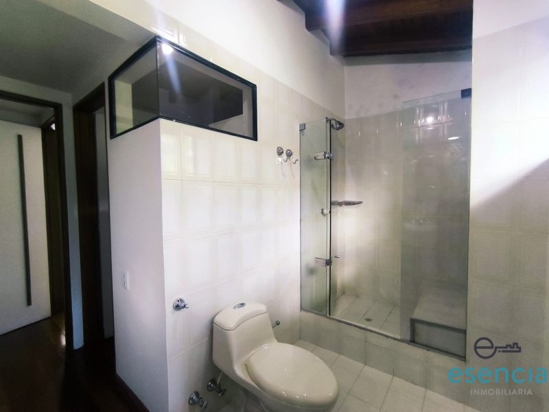Casa en arriendo en El Poblado, Medellín · foto 18 de 21