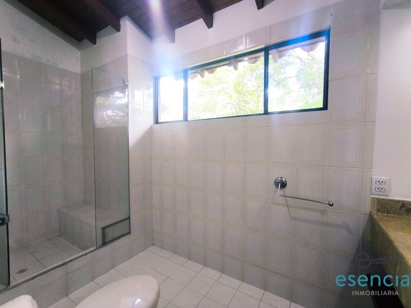 Casa en arriendo en El Poblado, Medellín · foto 19 de 21