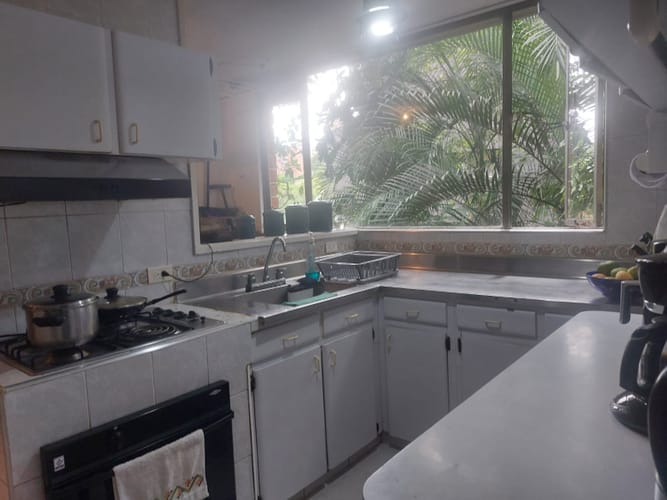 Apartamento de 3 alcobas en venta en El Tesoro, Medellín, 196 m² · foto 8 de 19