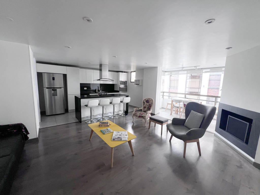 Apartamento en venta en Santa Barbara Central, Bogotá · foto 2 de 14