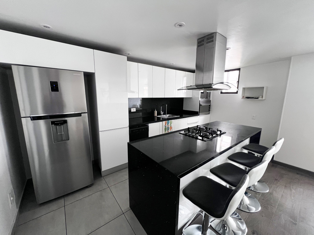 Apartamento en venta en Santa Barbara Central, Bogotá · foto 3 de 14