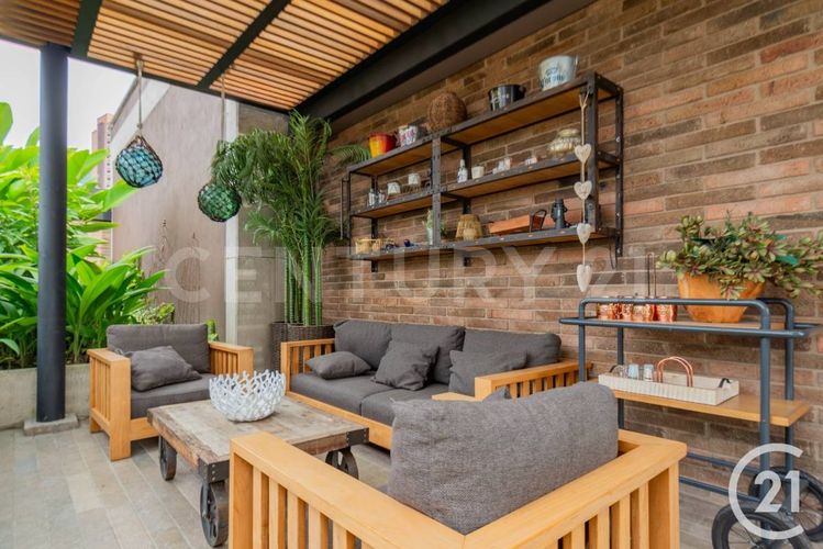 Apartamento de 2 alcobas en venta en Castropol, Medellín, 275 m² · foto 4 de 22