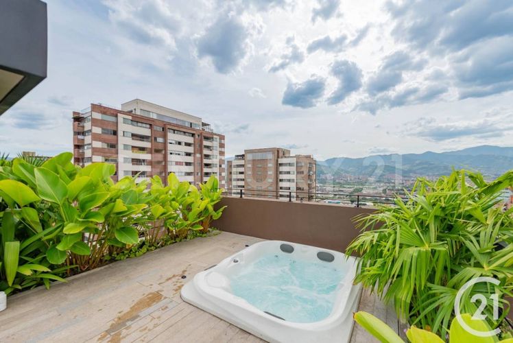 Apartamento de 2 alcobas en venta en Castropol, Medellín, 275 m² · foto 6 de 22