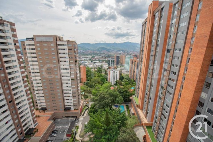 Apartamento de 2 alcobas en venta en Castropol, Medellín, 275 m² · foto 21 de 22