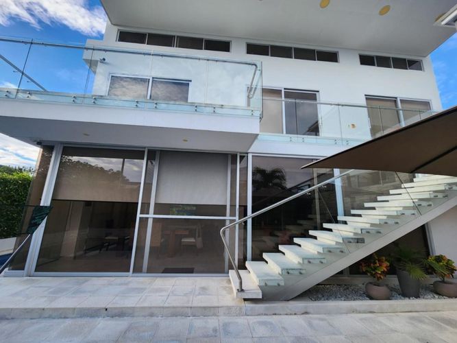 Casa de 4 alcobas en venta en Girardot, Girardot, 275 m² · foto 5 de 16