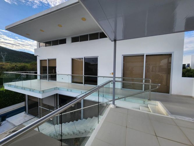 Casa de 4 alcobas en venta en Girardot, Girardot, 275 m² · foto 7 de 16