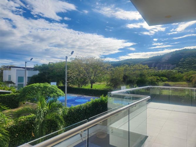 Casa de 4 alcobas en venta en Girardot, Girardot, 275 m² · foto 13 de 16