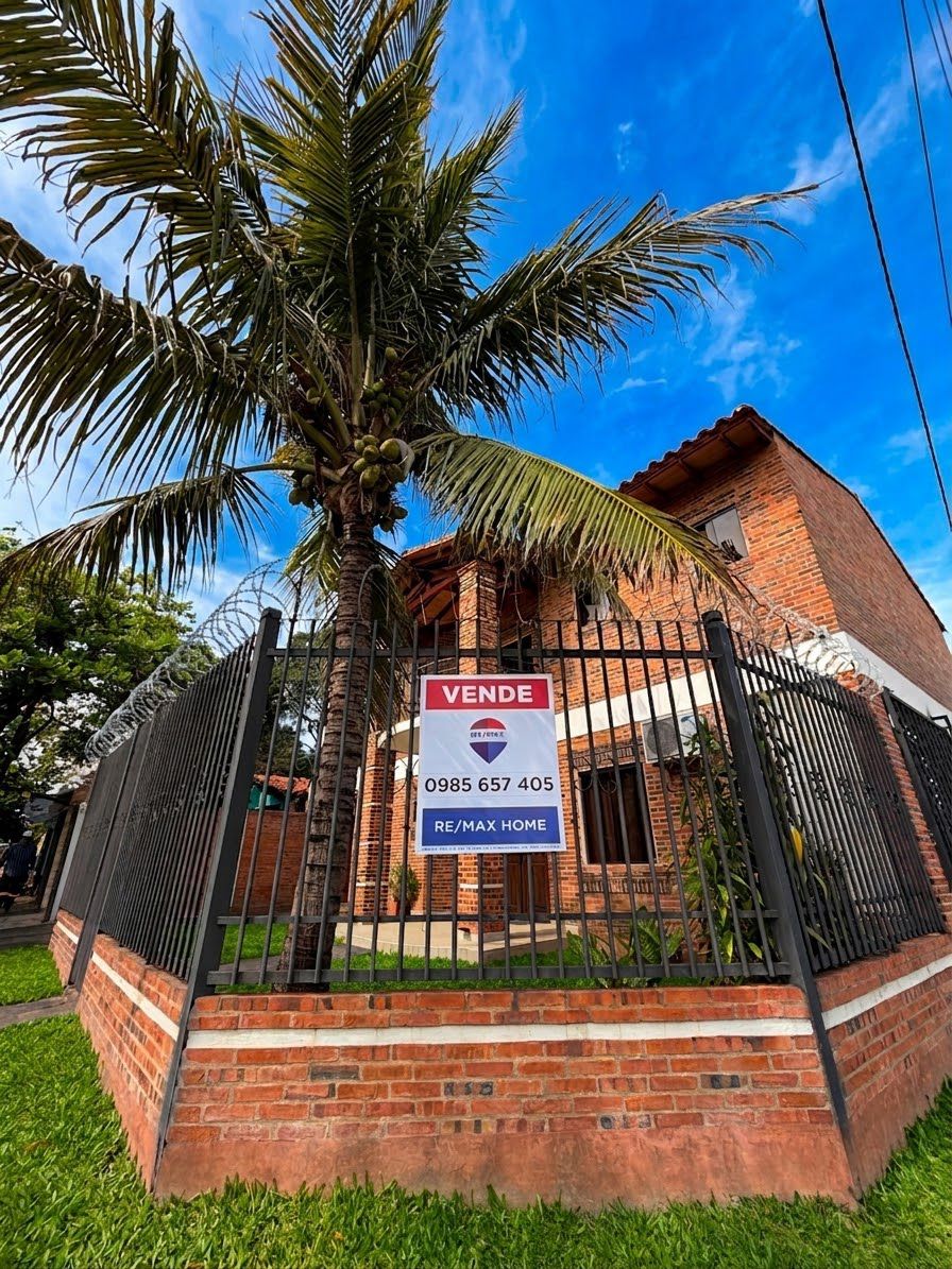 VENDO HERMOSA CASA EN LUQUE, 4TO BARRIO — foto 2