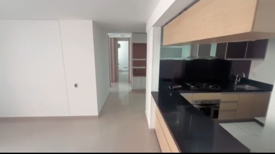 Apartamento de 3 alcobas en venta en Ciudad Jardin, Cali, 93 m² · foto 2 de 14