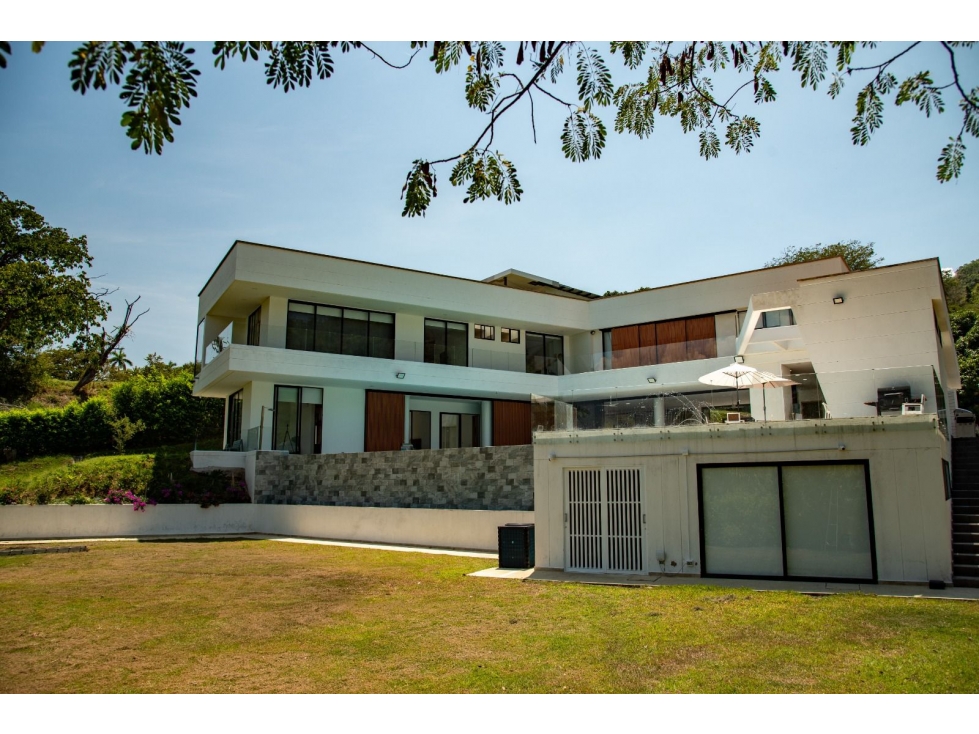 9BR House in El espinal (960 m²) for Sale