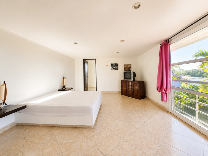 Casa de 6 alcobas en venta en Peralonso, Villavicencio, 795 m² · foto 11 de 24