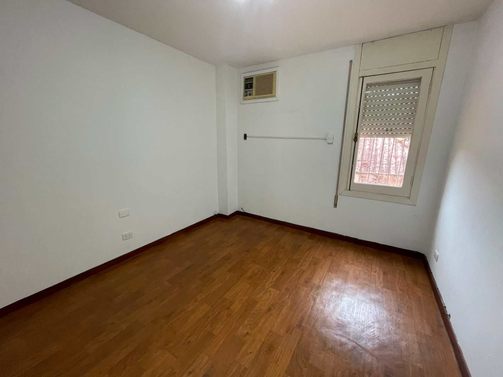 ALQUILO PENTHOUSE DE 3 DORMITORIOS EN BARRIO MANORA — foto 2