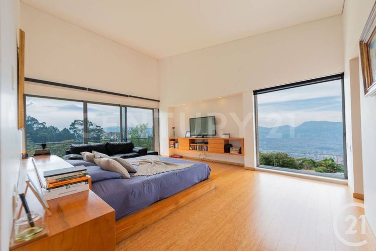 Casa de 5 alcobas en venta en Las Palmas, Medellín, 626 m² · foto 11 de 24