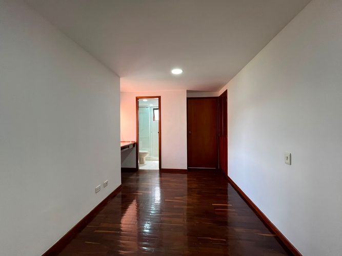 Apartamento de 2 alcobas en arriendo en El Poblado, Medellín, 92 m² · foto 6 de 20