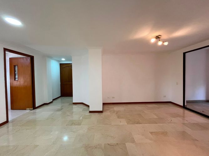 Apartamento de 2 alcobas en arriendo en El Poblado, Medellín, 92 m² · foto 5 de 20