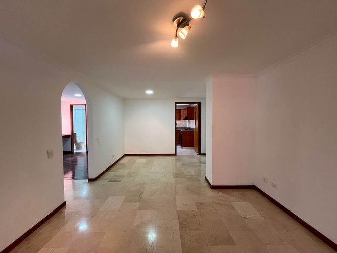 Apartamento de 2 alcobas en arriendo en El Poblado, Medellín, 92 m² · foto 7 de 20