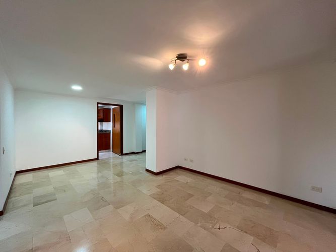 Apartamento de 2 alcobas en arriendo en El Poblado, Medellín, 92 m² · foto 13 de 20