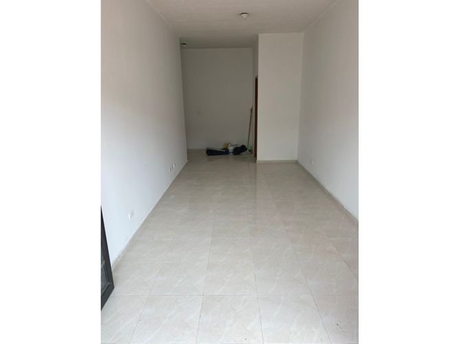 Local en venta en Aeropuerto, Pereira, 24 m² · foto 2 de 16