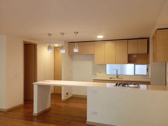 Apartamento de 3 alcobas en arriendo en El Poblado, Medellín, 130 m² · foto 4 de 19