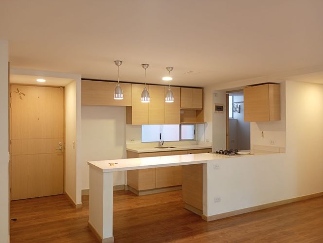 Apartamento de 3 alcobas en arriendo en El Poblado, Medellín, 130 m² · foto 8 de 19