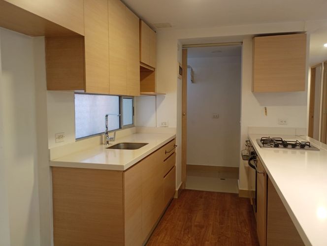 Apartamento de 3 alcobas en arriendo en El Poblado, Medellín, 130 m² · foto 5 de 19