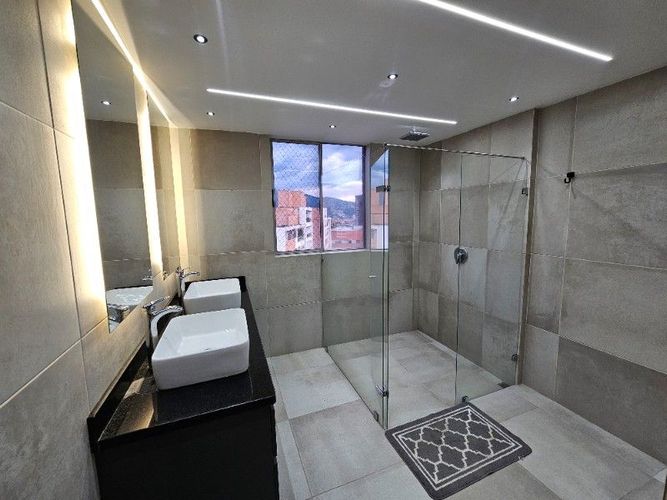 Apartamento en arriendo en Los Balsos, Medellín · foto 21 de 24