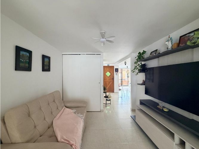 Casa de 3 alcobas en venta en El Dorado, Envigado, 130 m² · foto 4 de 16