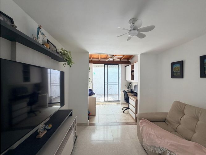 Casa de 3 alcobas en venta en El Dorado, Envigado, 130 m² · foto 6 de 16