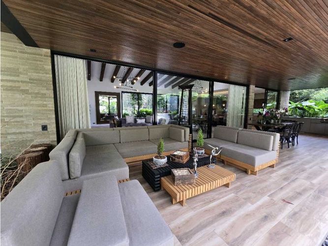 Casa de 4 alcobas en venta en Llano Grande, Rionegro, 620 m² · foto 3 de 24