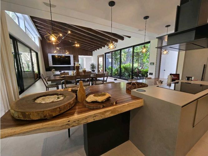 Casa de 4 alcobas en venta en Llano Grande, Rionegro, 620 m² · foto 4 de 24