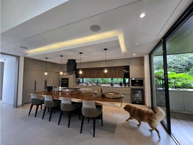 Casa de 4 alcobas en venta en Llano Grande, Rionegro, 620 m² · foto 9 de 24