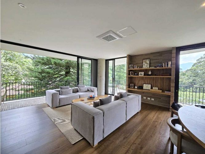 Apartamento de 1 alcoba en venta en El Campestre, Medellín, 128 m² · foto 2 de 24