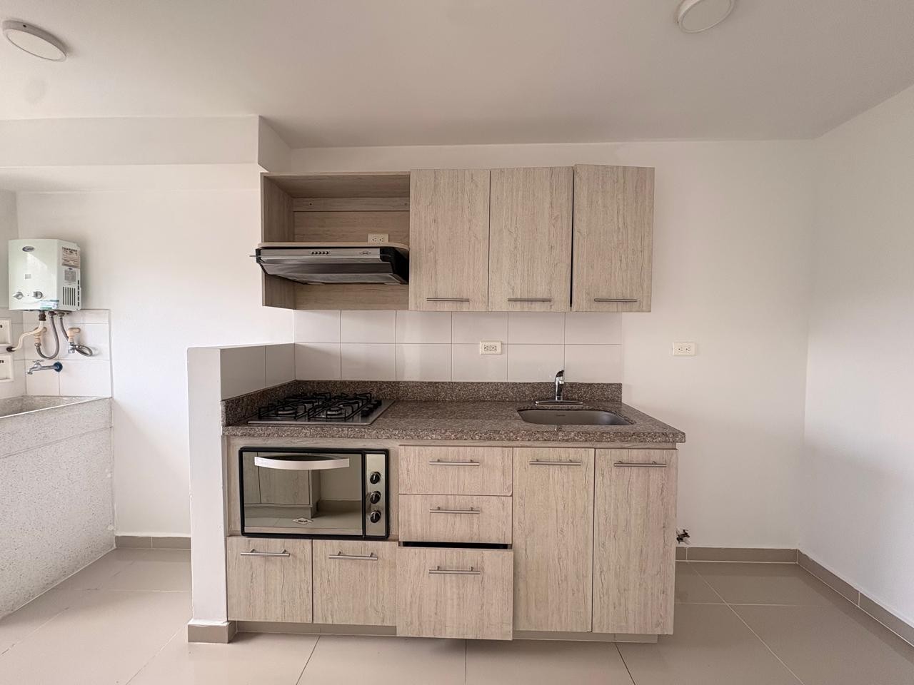 Apartamento en venta en Vereda La Doctora, Sabaneta · foto 4 de 16