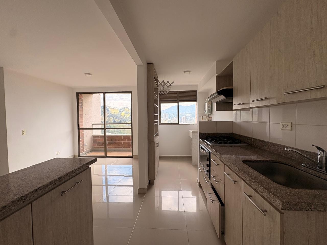 Apartamento en venta en Vereda La Doctora, Sabaneta · foto 3 de 16