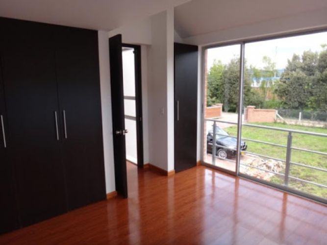 Casa de 5 alcobas en venta en El Rocio, Cajicá, 280 m² · foto 2 de 13