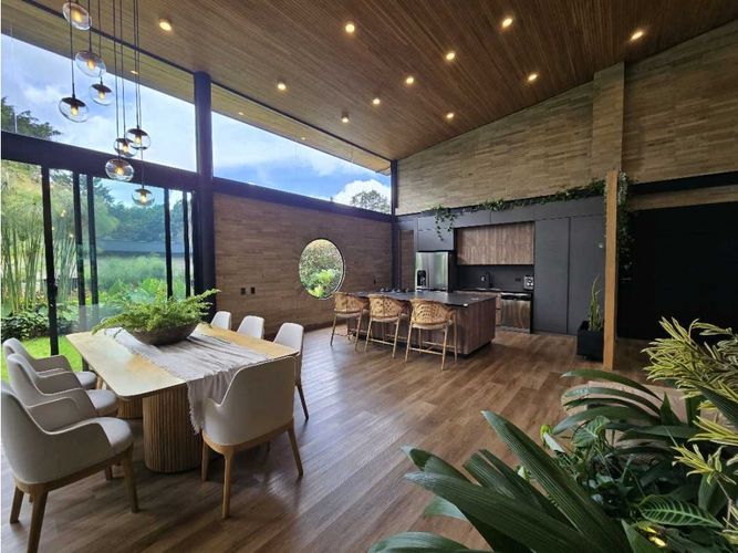 Casa de 4 alcobas en venta en Las Palmas, Envigado, 380 m² · foto 2 de 24