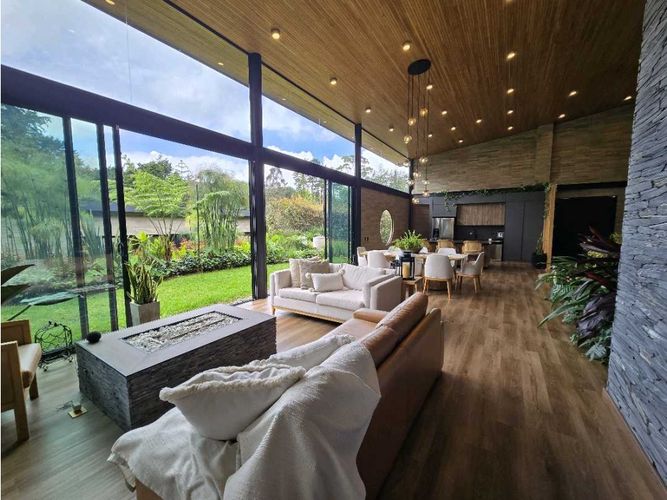 Casa de 4 alcobas en venta en Las Palmas, Envigado, 380 m² · foto 4 de 24