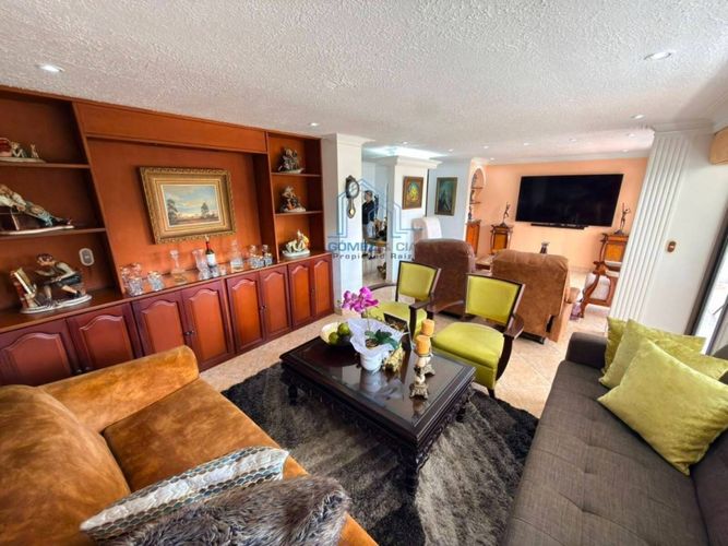 Apartamento de 3 alcobas en venta en Los Balsos, Medellín, 200 m² · foto 2 de 24