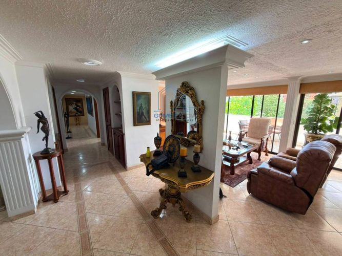 Apartamento de 3 alcobas en venta en Los Balsos, Medellín, 200 m² · foto 3 de 24