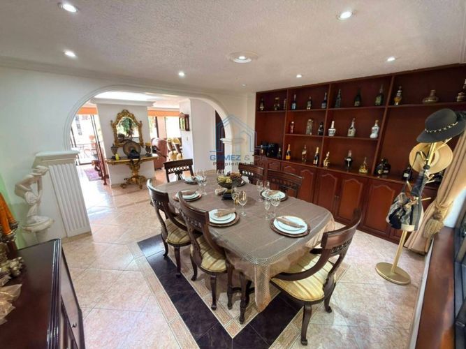 Apartamento de 3 alcobas en venta en Los Balsos, Medellín, 200 m² · foto 4 de 24