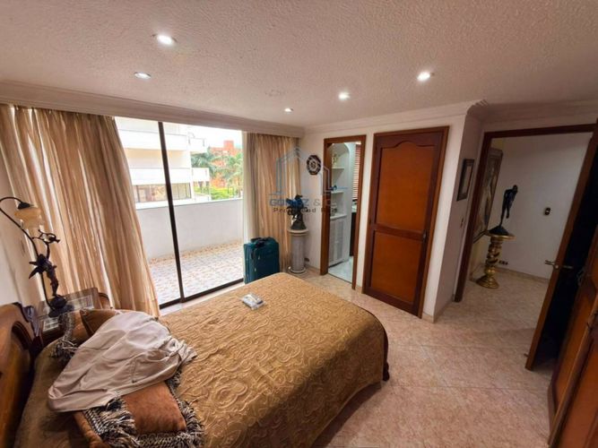 Apartamento de 3 alcobas en venta en Los Balsos, Medellín, 200 m² · foto 17 de 24