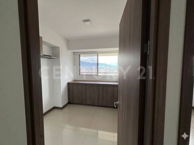 Apartamento de 3 alcobas en venta en Maria Auxiliadora, Sabaneta, 74 m² · foto 5 de 15