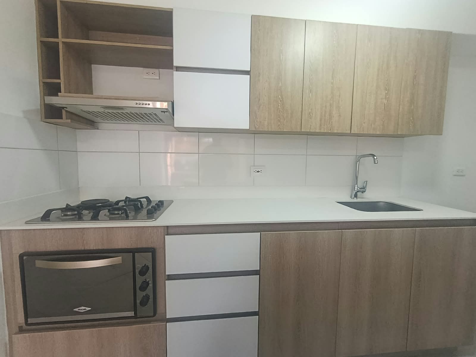 Apartamento en arriendo en Loma De La Doctora, Sabaneta · foto 2 de 17