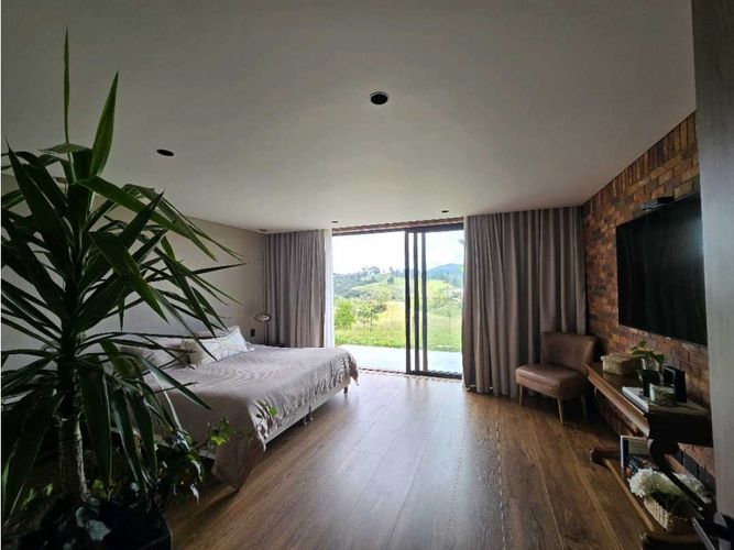 Casa de 3 alcobas en venta en Las Palmas, Envigado, 450 m² · foto 15 de 24