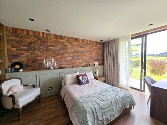 Casa de 3 alcobas en venta en Las Palmas, Envigado, 450 m² · foto 23 de 24