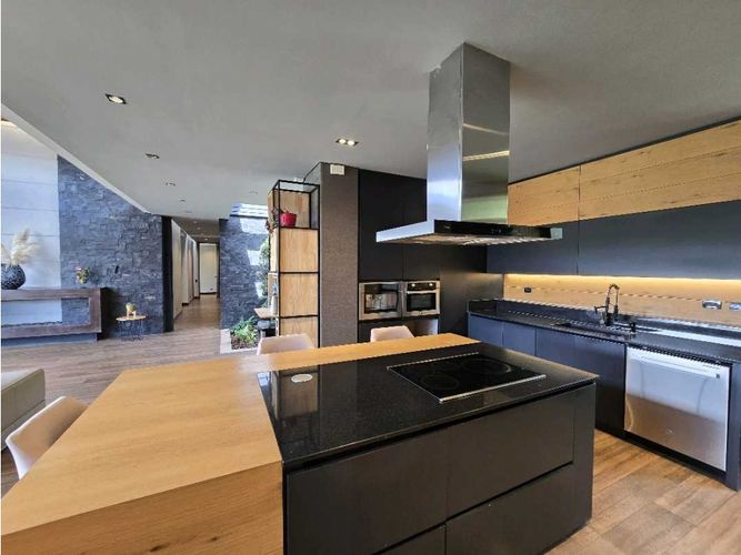 Casa de 3 alcobas en venta en Las Palmas, Envigado, 420 m² · foto 9 de 24